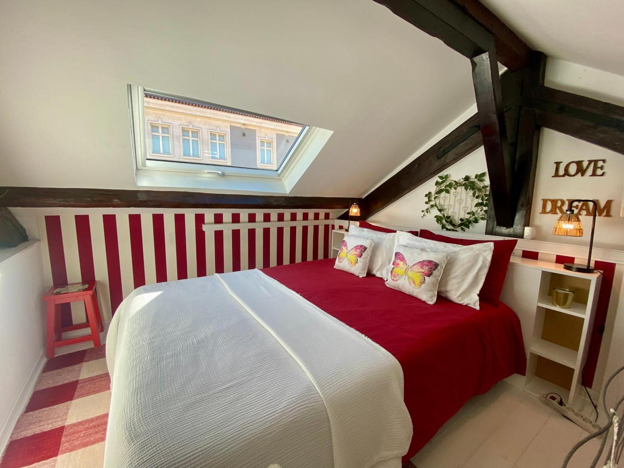 Apartment With Mezzanine Rua Da Moeda *