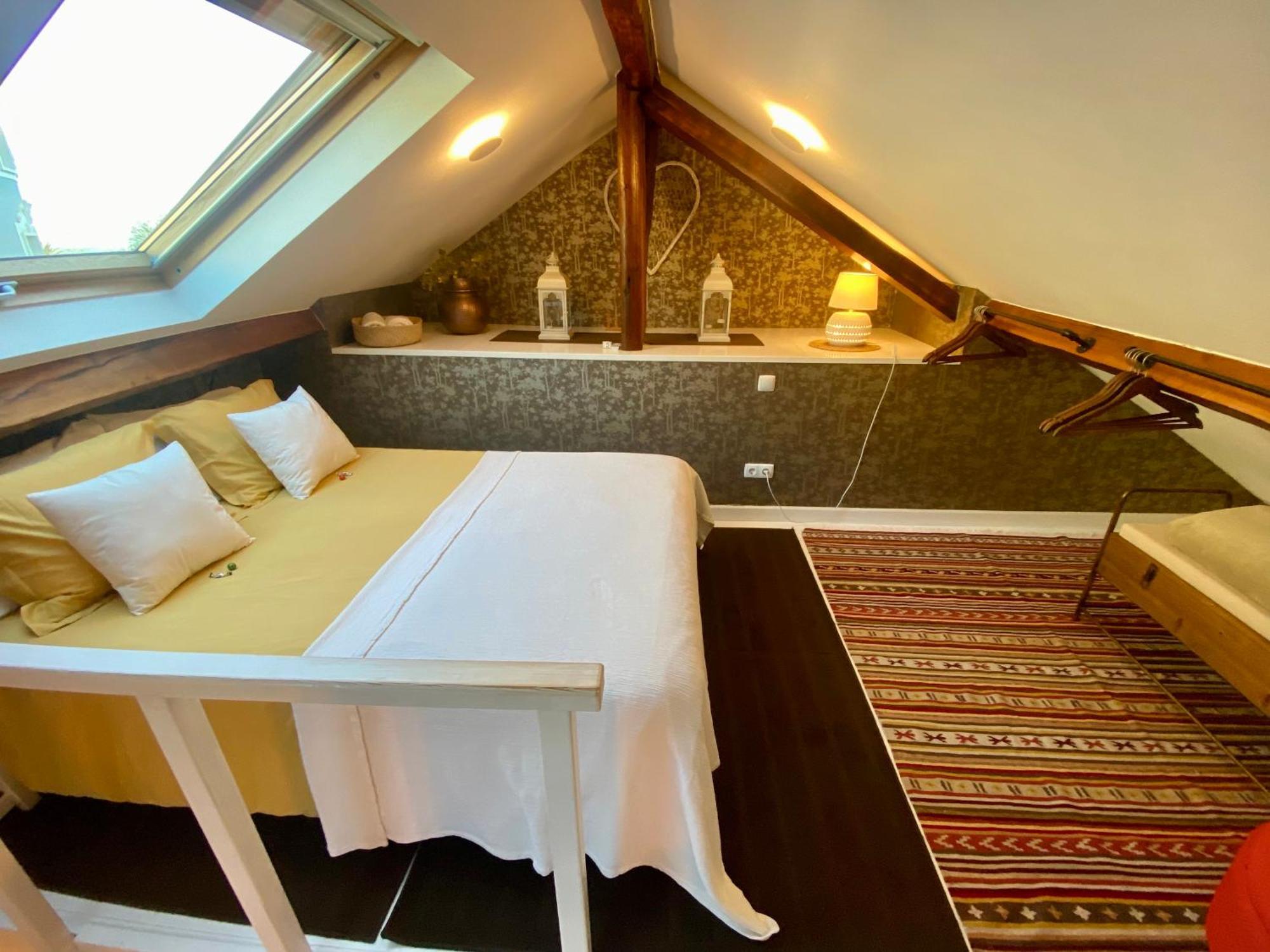 Appartement With Mezzanine Rua Da Moeda Lissabon