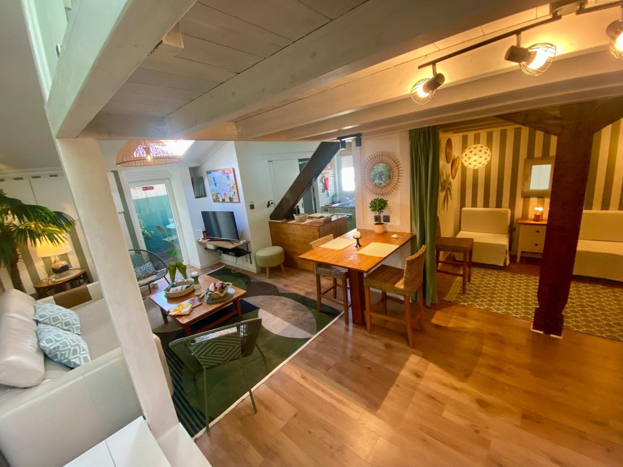 Appartement With Mezzanine Rua Da Moeda Lissabon