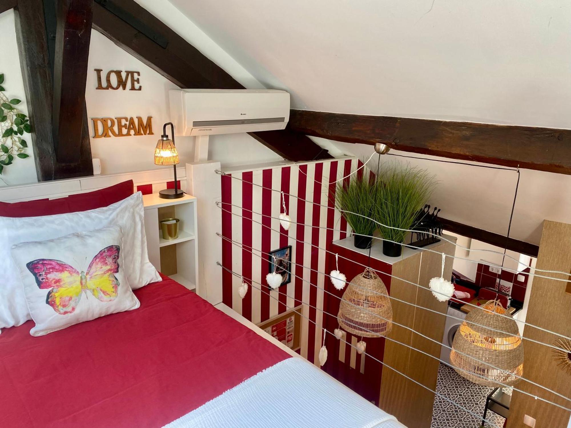 Appartement With Mezzanine Rua Da Moeda
