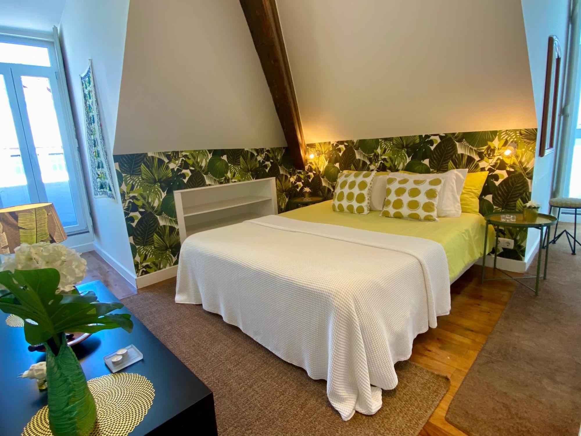 Appartement With Mezzanine Rua Da Moeda Lissabon